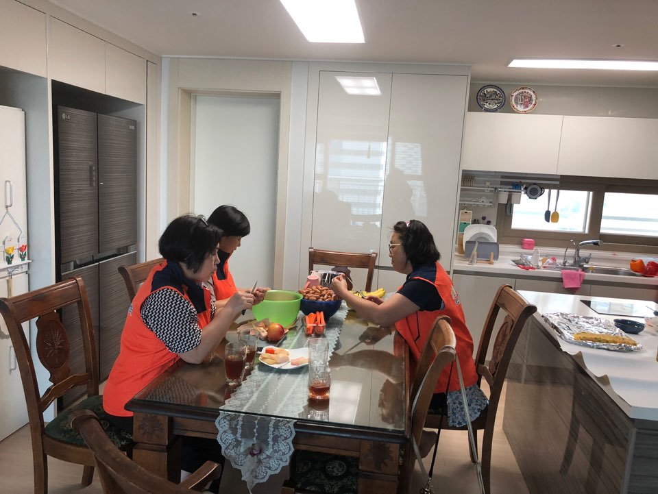 1388청소년지원단 물품지원 행사